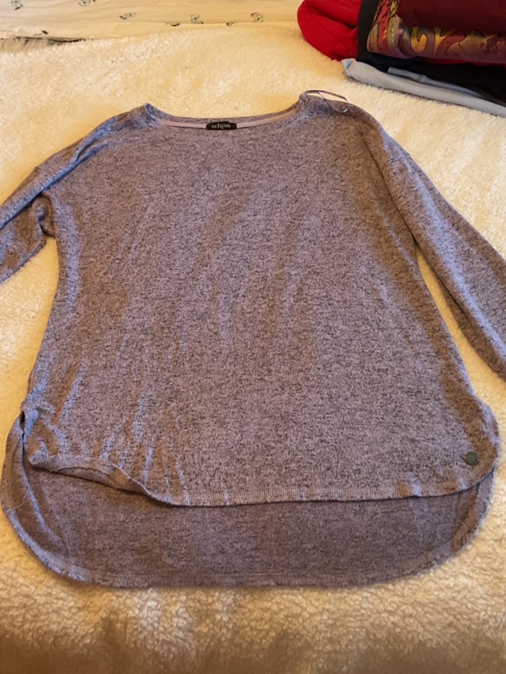 2 sweaters - Picture 2 of 4